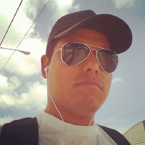 arturo_vm23's profile picture. viajas en mi mente