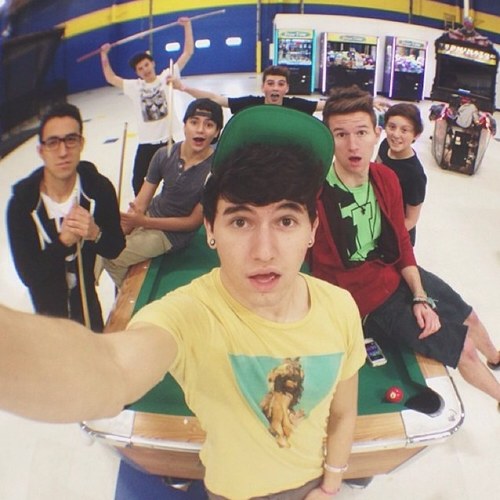 demo2lfeels's profile picture. Hey hey hey