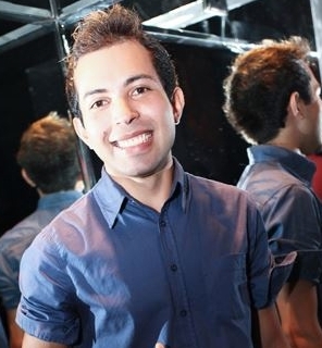 meu nome é joao e eu robo pão , Prazer. follow me.
http://t.co/k6h2YyFKn3
