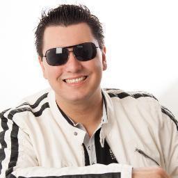 Sou uma pessoa muito feliz e batalhadora .... tenho muita garra e corro atrás dos meus objetivos .