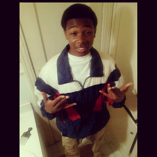 SINGLE ♡ :( ...... Kik Me: charlie_4 . . . . . '&' Follow This Cutie @BeeeThuggin_