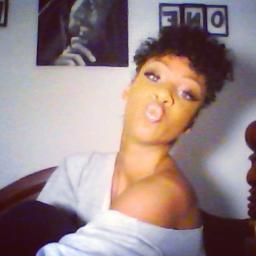 prettywingz26's profile picture. 