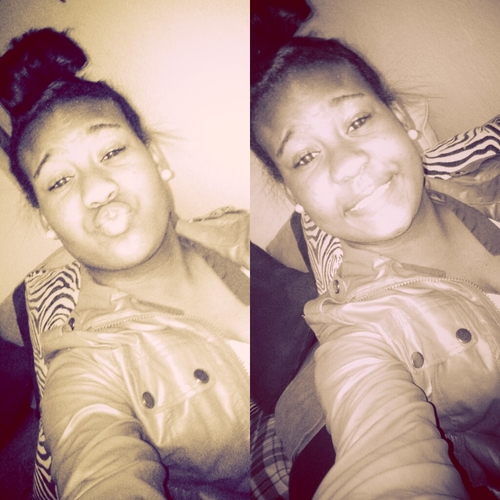 Kelsey ? LaGlover ? Yea thats me , I jussst be cooling maynee but yeaa Follow me & I'll Follow back! FUCK Fake Hoes .