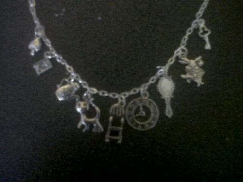 I make jewellery, i am also a party organiser for ann summers x