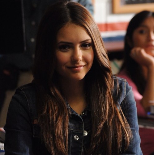 Hi,i'm Elena. In a town so full of vampires,werewolves,hybrides and witches,i'm glad to be 'normal' #HumanElena #TVD #RP #Single