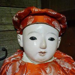 団塊の世代で仕事からやっと解放されました。
「遠州森町発　ともえ屋の人形コレクション」でブログに一体一体投稿しています。
時々地域の皆さんに開放して楽しんでいます。
よろしくお願いします。