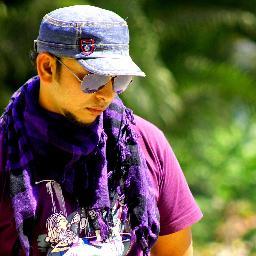 damhot13's profile picture. 