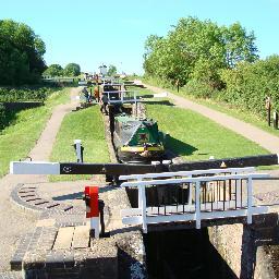 Heritage tourist site in the beautiful Leicestershire countryside. Bridge 61 traditional canalside pub, shop & day boat hire.