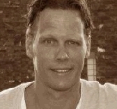 P_v_Rooijen's profile picture. Wacht geduldig af...