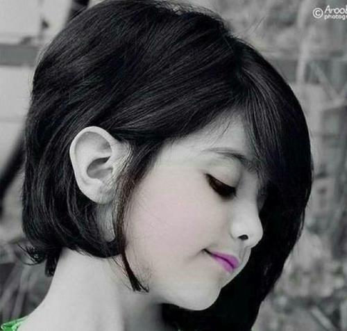 ﺍﺣﺐ ﺗﻠﻚ ﺍﻟﻘﻨﺎﻋﻬـ ﺍﻟﺘﻲ {ﺗﻤﻸﻧــﻲِ}
ﻟﺴﺖُ ﺍﻓﻀﻞ ﻣﻦ ﻏﻴﺮﻱ ..
ﻭﻟﻜﻨﻲ ﺃﻣﻠﻚ ﻗﻨﺎﻋﺔ ﻗﻮﻳﺔ ..
ﺗﺠﻌﻠﻨﻲ ﺁﺭﻓﺾ ﻣﻘﺎﺭﻧﺔ ﻧﻔﺴﻲ ﺑـ ﺃﺣـﺪ !!