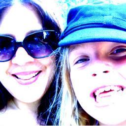 deestbie's profile picture. 