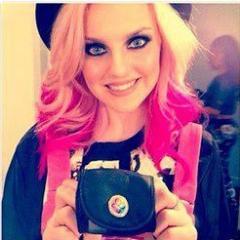 TALVEZ EU VOLTO, QUANDO MINHA MAE PARAR DE ME ENCHER, TBM TO COM PROBLEMAS. NAO CRIEM OUTRAS PERRIE SOU UNICA, AMO VCS AMO MUITO