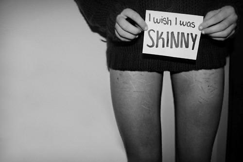 I dont eat so I can be lovely,15, gamer, Una adolescente cansada de la misma mierda.