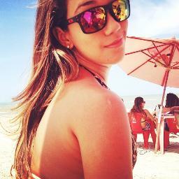 '' Queira viver, viver melhor, viver sorrindo e até os cem. Tô feliz, to despreocupado, com a vida eu to de bem.”