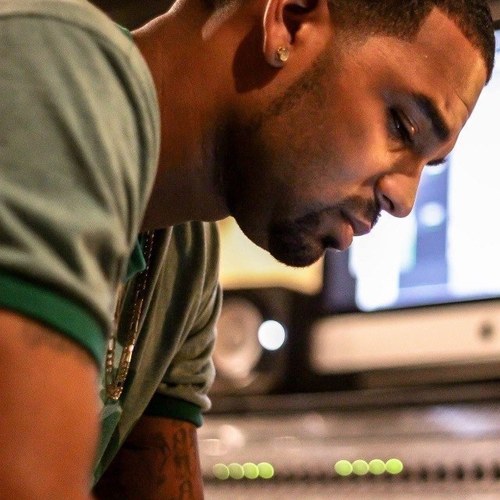 Promo page for hip hop artist // song writer @fabrelle // for features & booking hit @_rayaye prdrs send beats to beats4relle@gmail.com
#FamilyOverAnything