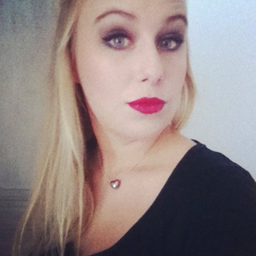 MeliCha9's profile picture. 