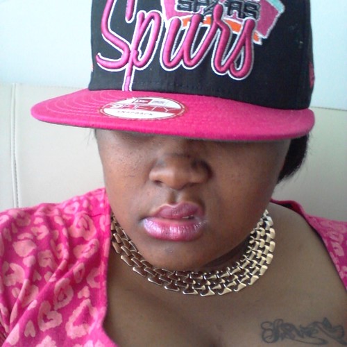 _examiNEE's profile picture. you already here might as well follow me.... and if you ain't liking wht im tweeting you can easily unfollow