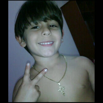me gusta la musica  ver TV dormir me gustan la peliculas sigueme @luisRIIOS y