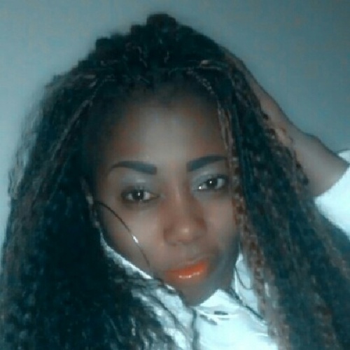 Lee3naima's profile picture. 