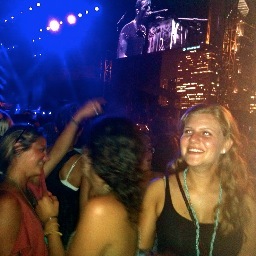 beccaflo_'s profile picture. 