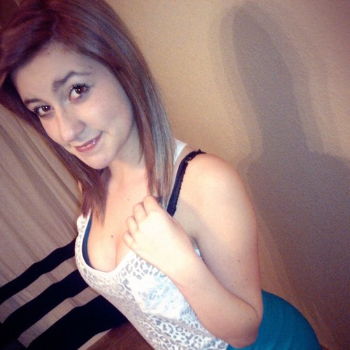 her name is chyanne rae likins :B shes sweet, cute, wierd, funny and AMAZING 3 follow her and she follows back c': :* - babymarcella_