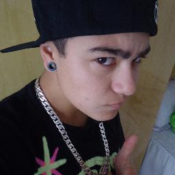 Em meias palavras  Sou uma pessoa facil de lidar !