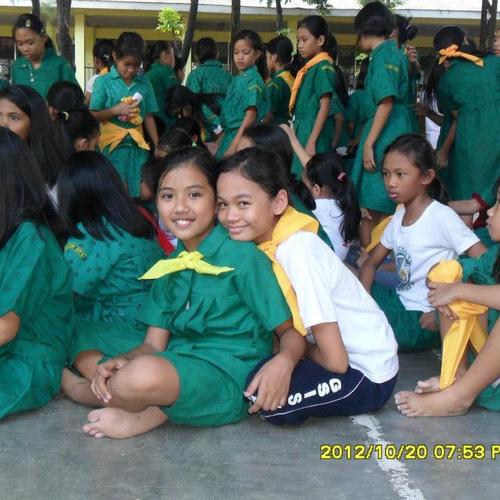 Hi, I'm Eleana Dela Cruz  | I'm 10 years old | | Follow me and I'll Follow you back |