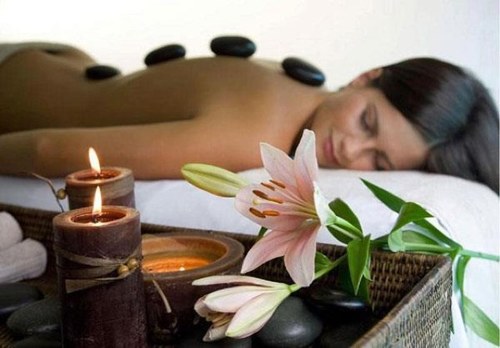 Aromatherapist & Esthetician , Enthusiast- Alternative healing therapies.