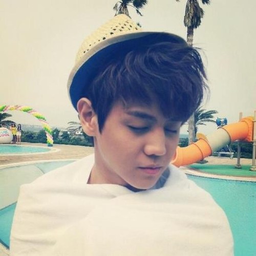 Fake accout of Yoseob B2ST.♥ #90line #TH_BFAm ยซบ. มาจากแอคเก่า @yoseobbie_bbth 02.12.11