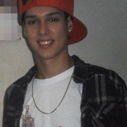 16 anos,Leonino,Chato,Ciumento.Quer saber mais segue ;D 
http://t.co/63pg9D6e