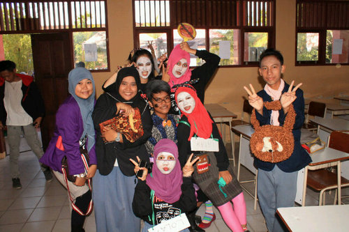 Kejora pun dapat digapai ketika angan menjadi tonggak raksasa dalam sebuah usaha. Teater Balikpapan.Kami seniman muda yang masih ingin belajar dan berkembang ☺