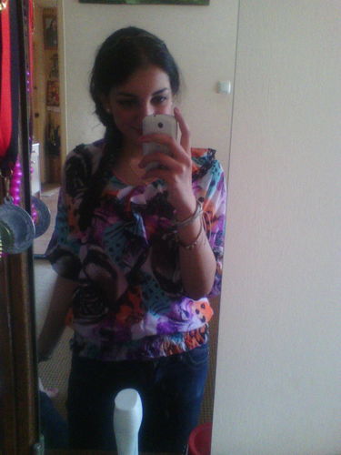 just a girl who is trying to accept herself♥