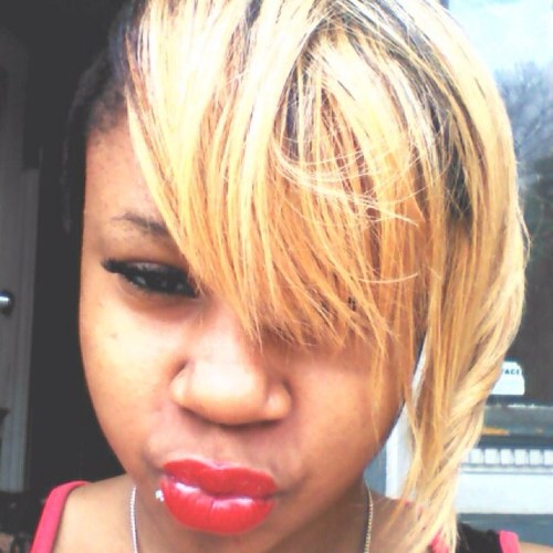 **Follow Me To See What My Inner Beautyy && My Thoughts Rely On **