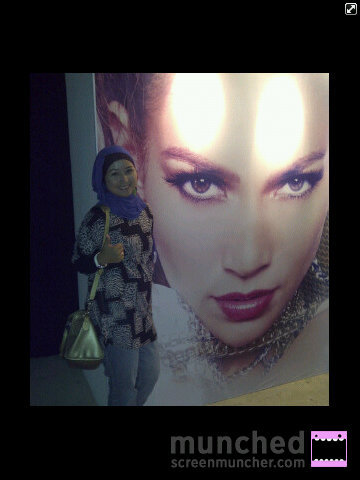 I'm ordinary woman, DhizAuReLL's mom, dHiz sHoP owner, real housewifes♥ a loving wife to @herdiucup☺