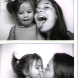 Mom of 2 princesses, missing Brasil!!! Fan of Good Radio, good company, good laughs! Love my beautiful family and friends!