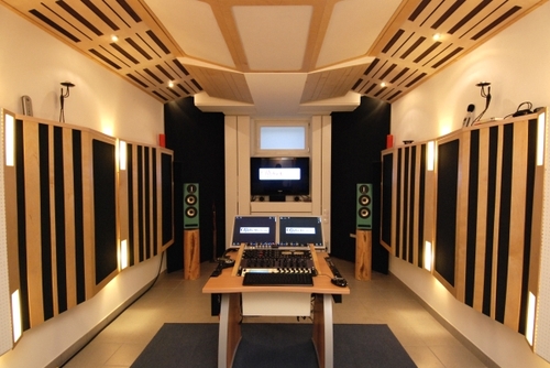 Analog/Digital Mastering Studio, 10 Years of experience in Mastering. International Clients.