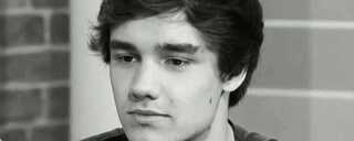 Im a major fangirl with a great sense of humor. Oh, and I follow back! :D