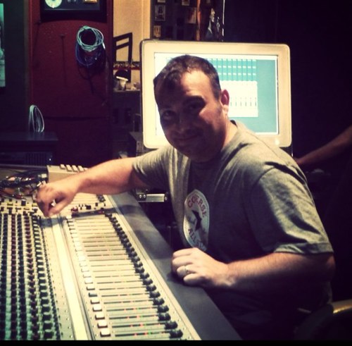 DJ/Promoter/Lyricist @ Big Love Reggae Radio/DubJam Radio...One Half Of The ReggaeTwins...http://t.co/j0OweHHPLY http://t.co/tRlY5OSYz1