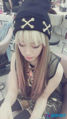 ― jailed acc 、 ♛。티아라♡ 93lines 「twitter hate me caused I'm too hyper」