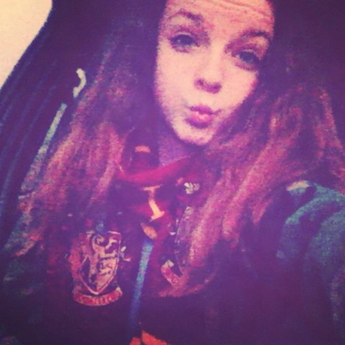 heeeyitsmegan's profile picture. 