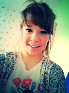 Hi im Sophie and I love MEGAN more than you , I love ONE DIRECTION  and I loveeee pizzaaaa woooo !