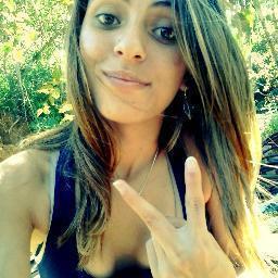 ∿ Desistir é a saida dos fracos, continuar lutando e acreditando que vai dar tudo certo é a atitude dos fortes!