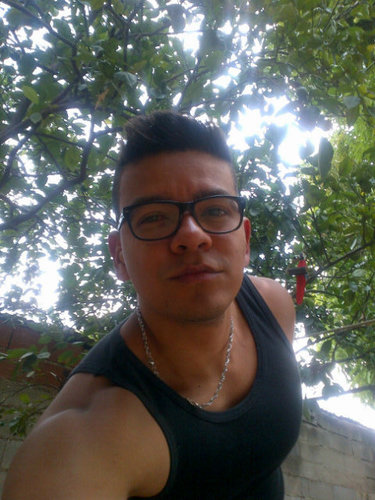 Sin encontrar al Amor de mi vida! Amante del Gym y de las Cosas Buenas! Si Dios quiere Futuro Presidente de la República!!!