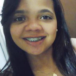 A maturidade me permite olhar com menos ilusões, aceitar com menos sofrimento, entender com mais tranqüilidade e querer com mais doçura.