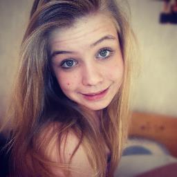 Une bio en 160 carractères? Jamais vu. ♥ #TeamPingouin ♥♥♥