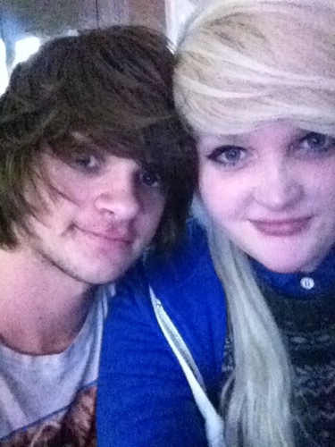 laur_clements's profile picture. 