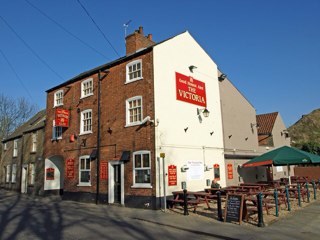 One of Lincoln's best cask ale pubs in an enviable location in the Cathedral Quarter, right next to Lincoln Castle!