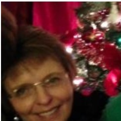 I am a mom, an entrepreneur in the field of educational technology and an Apple alum - 20 years with the company.