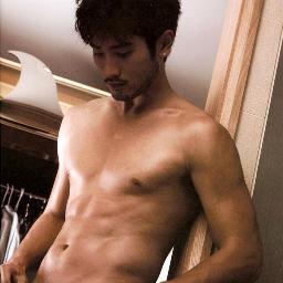 Vayan desfilando, adolescentes. La única persona que puede darse lote en mi dormitorio es mi magnífica persona [Rol__TMI]