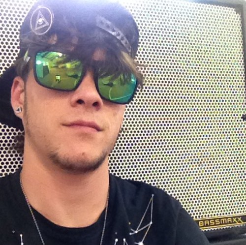 charliebytes's profile picture. Expirience Creator | Heavy Machine Operator | High Steel Rigger | Rope Technician | Pirate